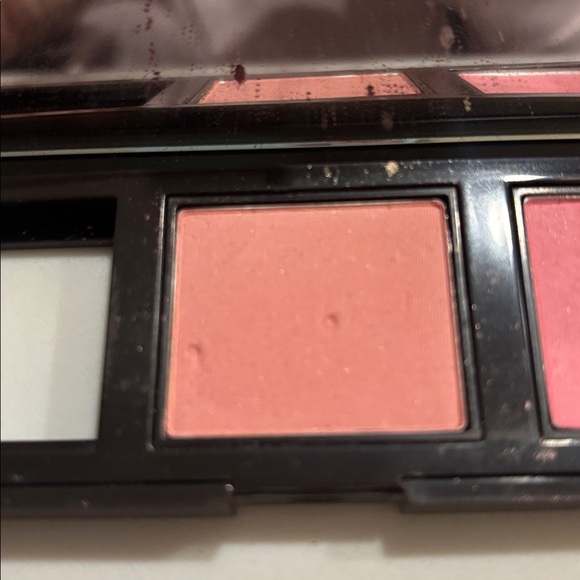 Laura Mercier Blush Duo in Charger/Palette ~ Rose Petal & Heather Pink - Picture 3 of 7